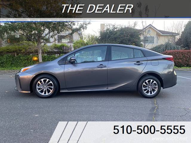 2019 Toyota Prius XLE FWD photo