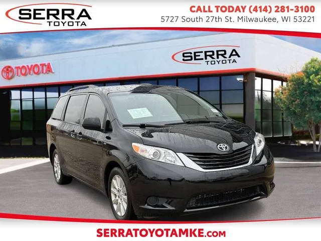 2017 Toyota Sienna LE AWD photo