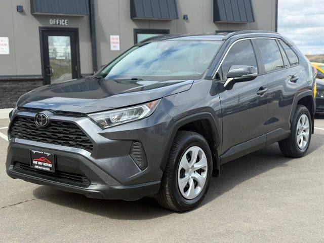 2019 Toyota RAV4 LE AWD photo
