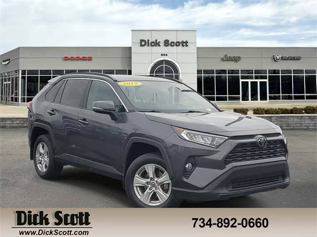 2019 Toyota RAV4 XLE AWD photo