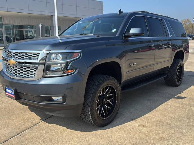 2020 Chevrolet Suburban LT RWD photo