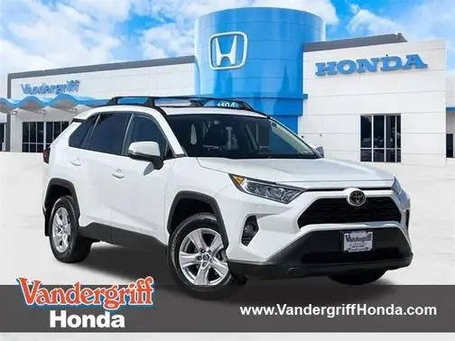2019 Toyota RAV4 XLE FWD photo
