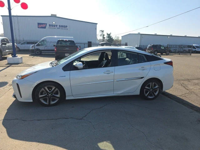 2019 Toyota Prius Limited FWD photo