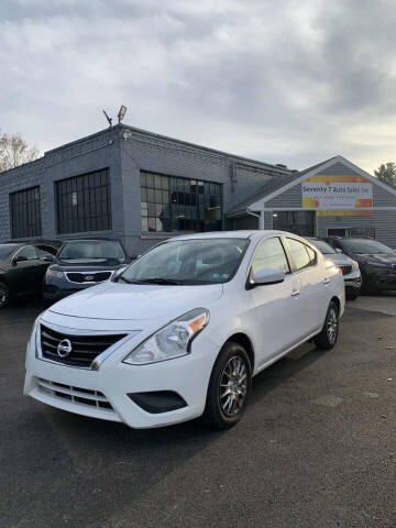2018 Nissan Versa SV FWD photo