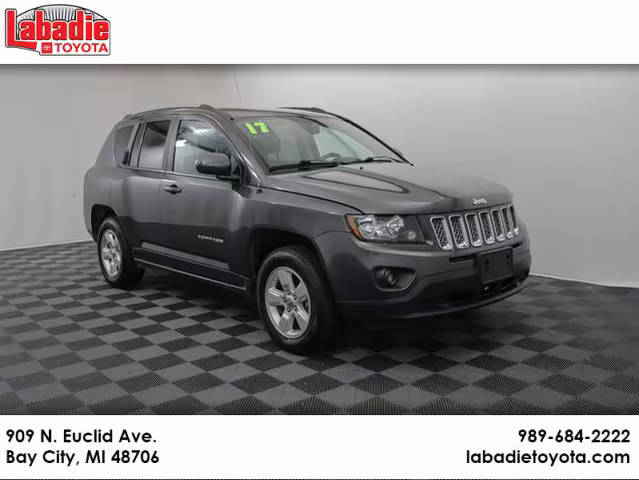 2017 Jeep Compass Latitude FWD photo