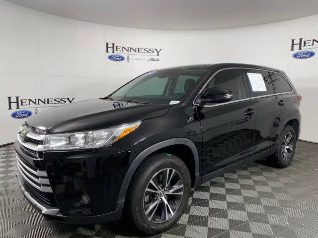 2019 Toyota Highlander LE Plus FWD photo