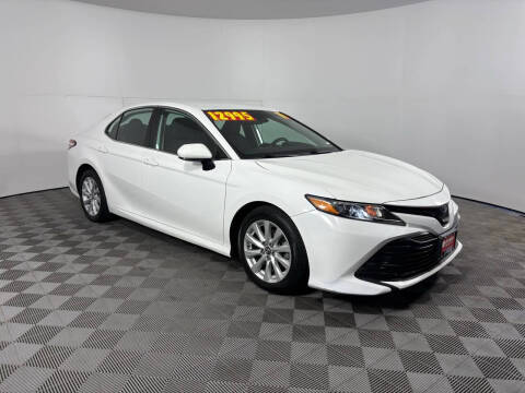 2019 Toyota Camry LE FWD photo