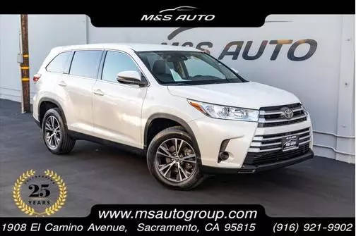 2019 Toyota Highlander LE FWD photo