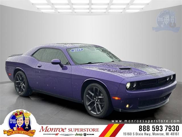 2019 Dodge Challenger SXT RWD photo
