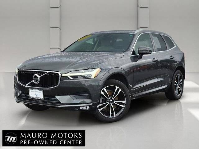 2020 Volvo XC60 Momentum AWD photo