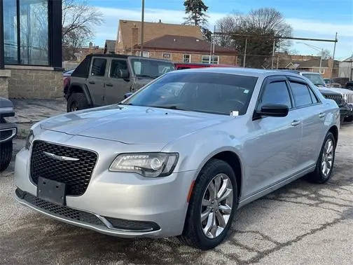 2019 Chrysler 300 Touring AWD photo