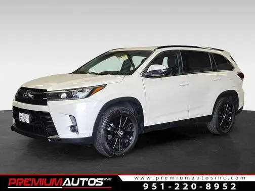 2019 Toyota Highlander SE FWD photo