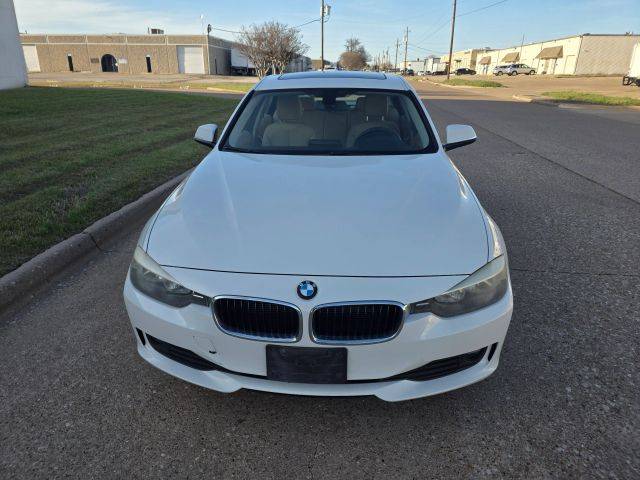 2015 BMW 3 Series 320i RWD photo