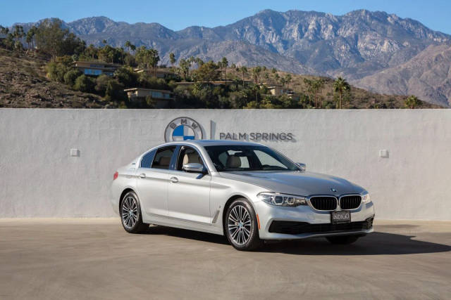 2019 BMW 5 Series 530e iPerformance RWD photo