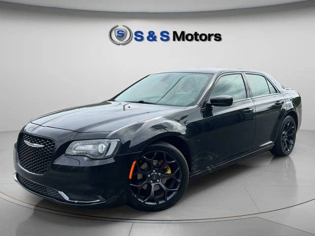 2019 Chrysler 300 Touring RWD photo