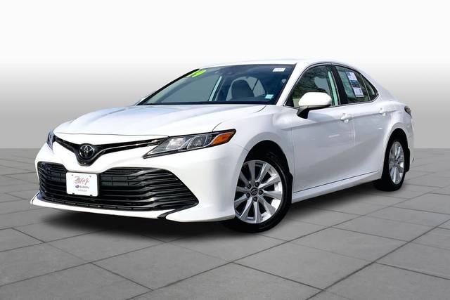 2019 Toyota Camry LE FWD photo