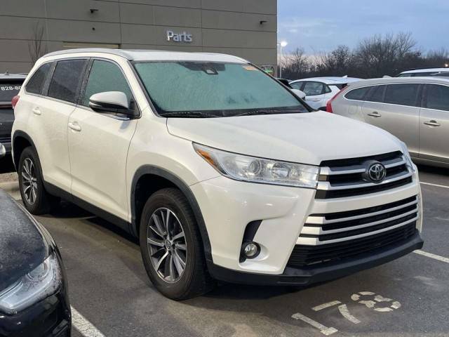 2019 Toyota Highlander XLE FWD photo
