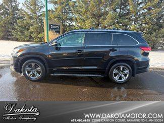 2019 Toyota Highlander Hybrid Limited Platinum AWD photo