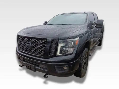 2019 Nissan Titan XD SL 4WD photo