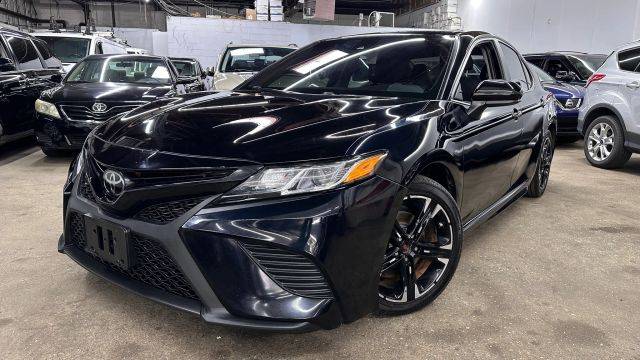 2019 Toyota Camry SE FWD photo