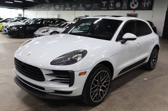 2020 Porsche Macan  AWD photo