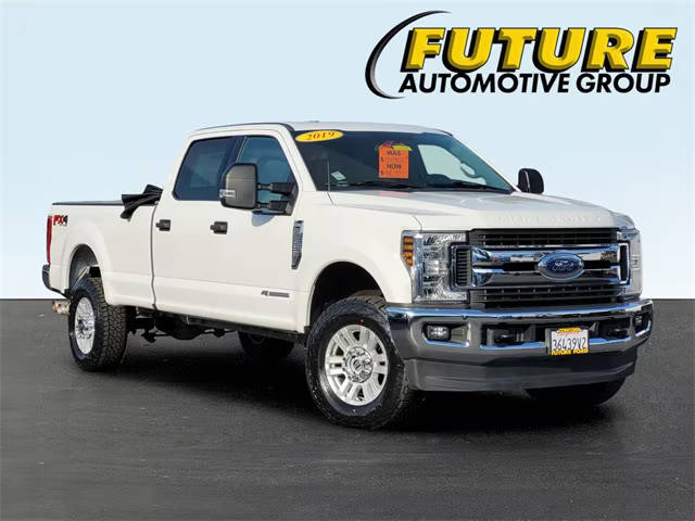 2019 Ford F-350 Super Duty XLT 4WD photo