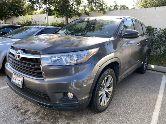 2015 Toyota Highlander XLE FWD photo