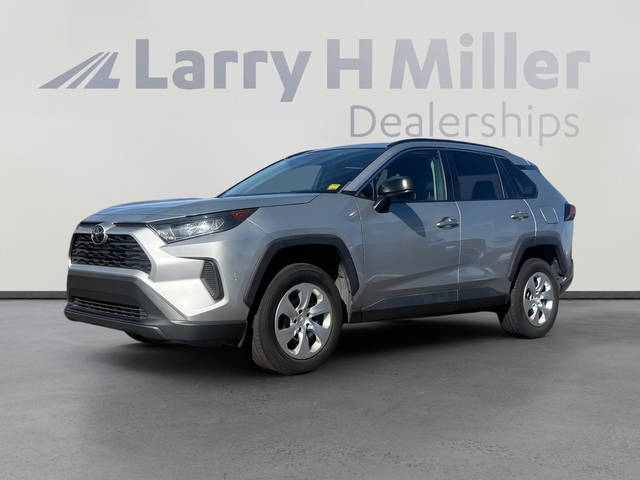 2019 Toyota RAV4 LE FWD photo