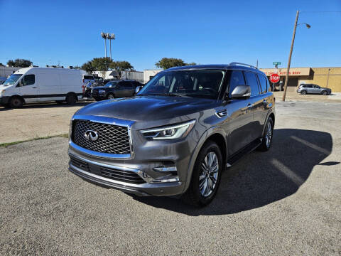 2019 Infiniti QX80 LUXE 4WD photo