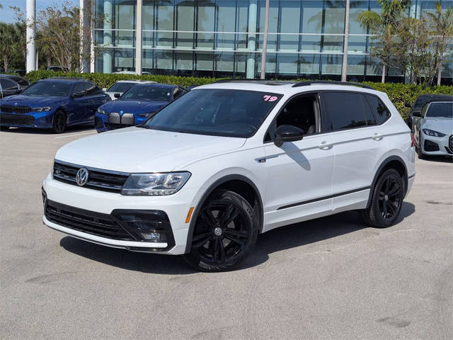 2019 Volkswagen Tiguan SEL R-Line Black FWD photo