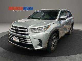 2019 Toyota Highlander LE AWD photo