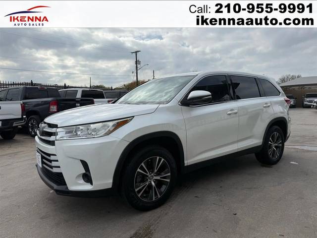 2019 Toyota Highlander LE FWD photo