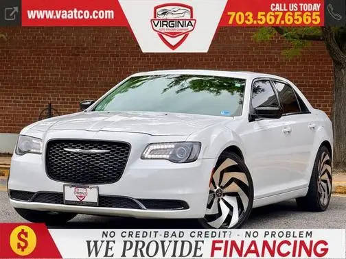 2019 Chrysler 300 Touring RWD photo