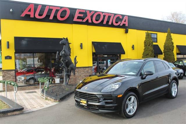 2020 Porsche Macan AWD photo