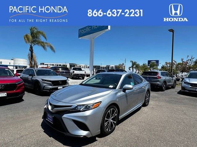 2019 Toyota Camry SE FWD photo