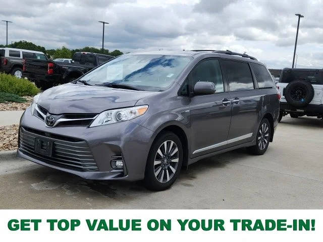 2020 Toyota Sienna XLE AWD photo