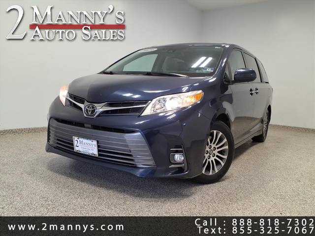 2019 Toyota Sienna XLE FWD photo
