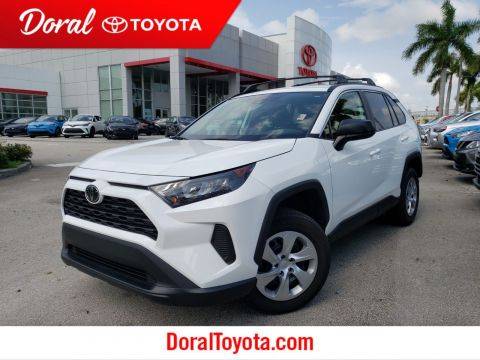 2019 Toyota RAV4 LE FWD photo