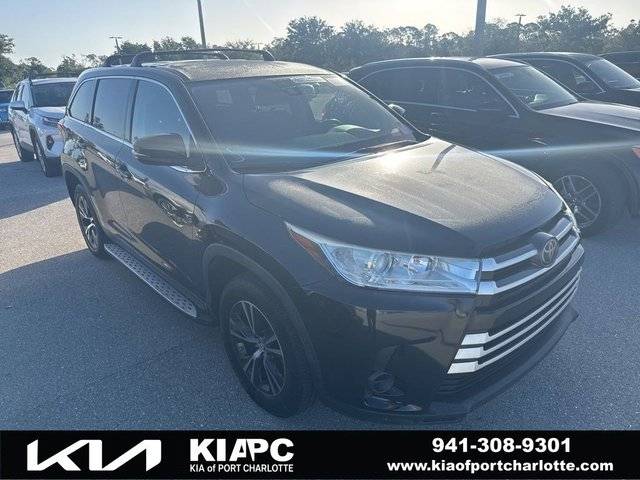 2019 Toyota Highlander LE FWD photo