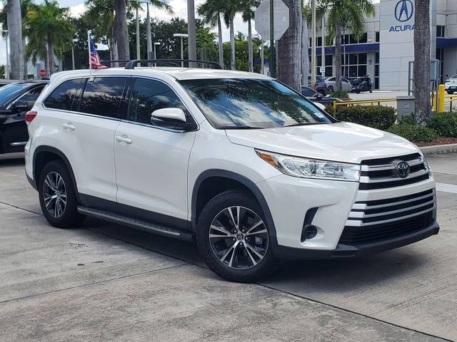 2019 Toyota Highlander LE FWD photo