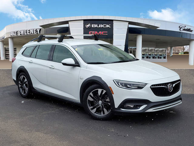 2019 Buick Regal TourX Essence AWD photo