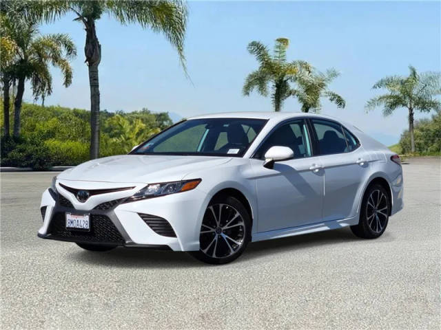 2019 Toyota Camry SE FWD photo