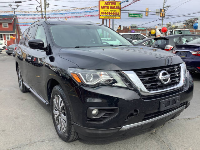 2019 Nissan Pathfinder SV 4WD photo