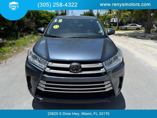 2019 Toyota Highlander LE FWD photo
