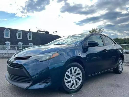 2019 Toyota Corolla LE FWD photo