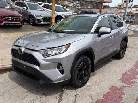 2019 Toyota RAV4 XLE AWD photo