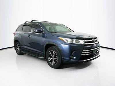 2019 Toyota Highlander LE Plus FWD photo