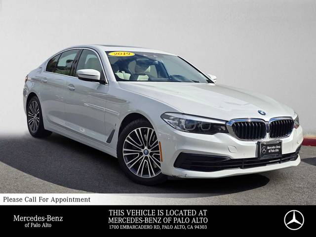 2019 BMW 5 Series 530e iPerformance RWD photo