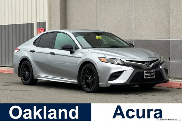 2019 Toyota Camry SE FWD photo