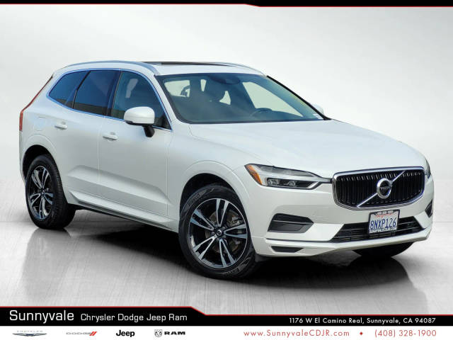 2020 Volvo XC60 Momentum AWD photo